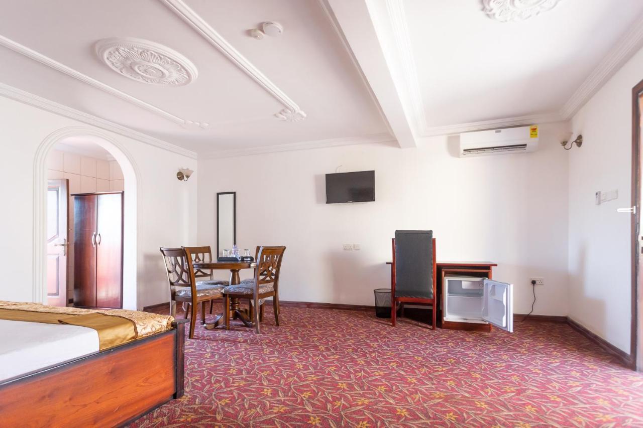 Royal Elmount Hotel Elmina 외부 사진